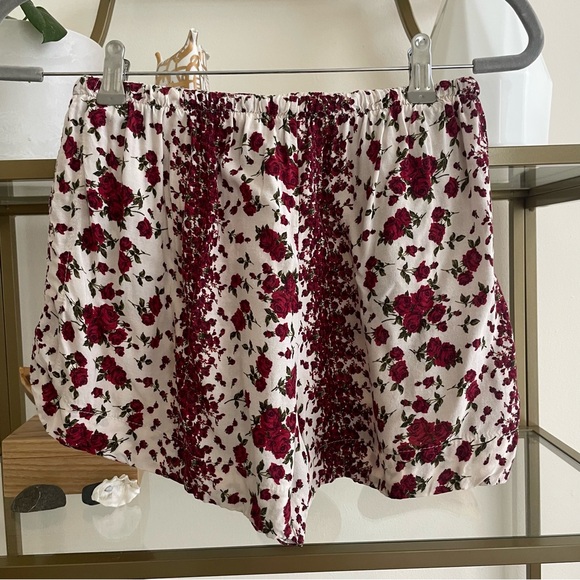 Brandy Melville Red Floral Shorts - Picture 4 of 5